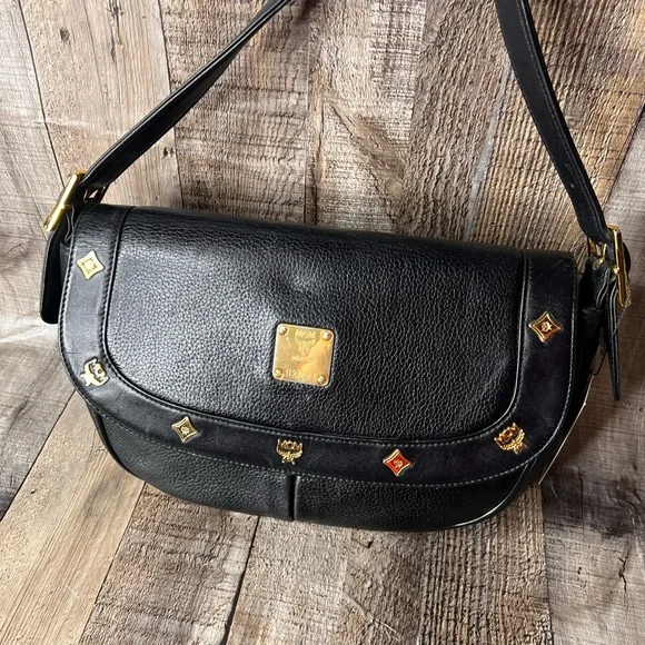 MCM Black Leather Shoulder bag with Gold Hardware - Picture 5 of 16